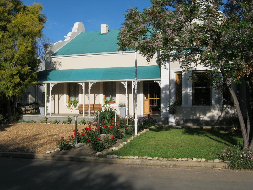 Готель Ladismith Manor Екстер'єр фото