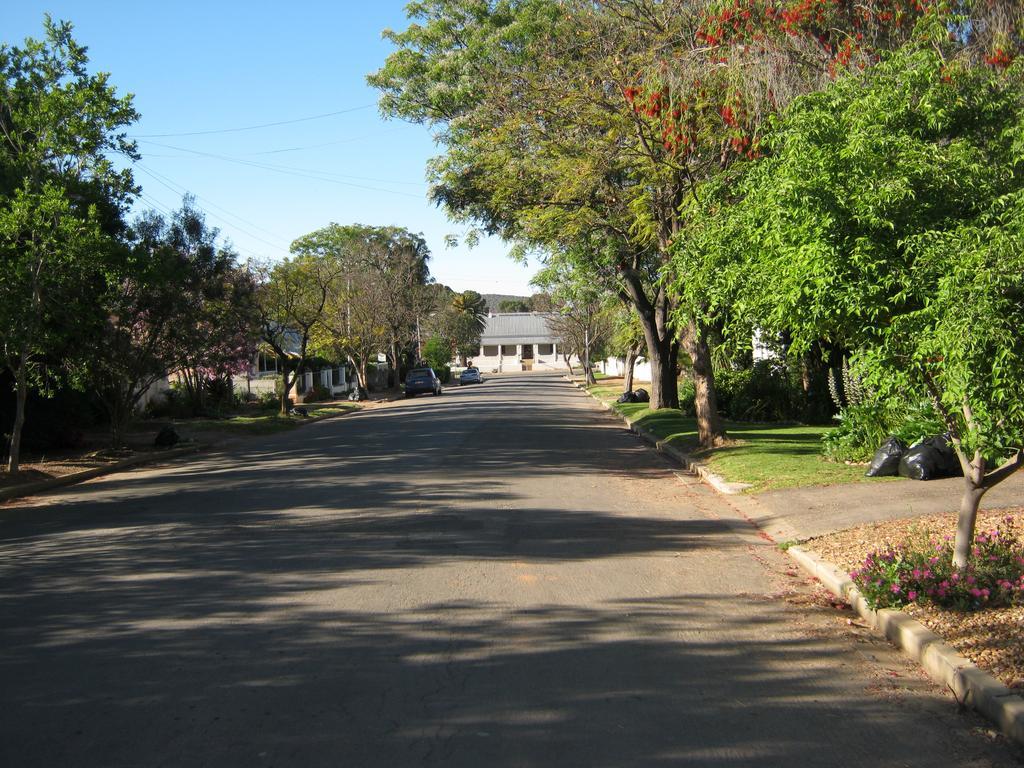 Готель Ladismith Manor Екстер'єр фото