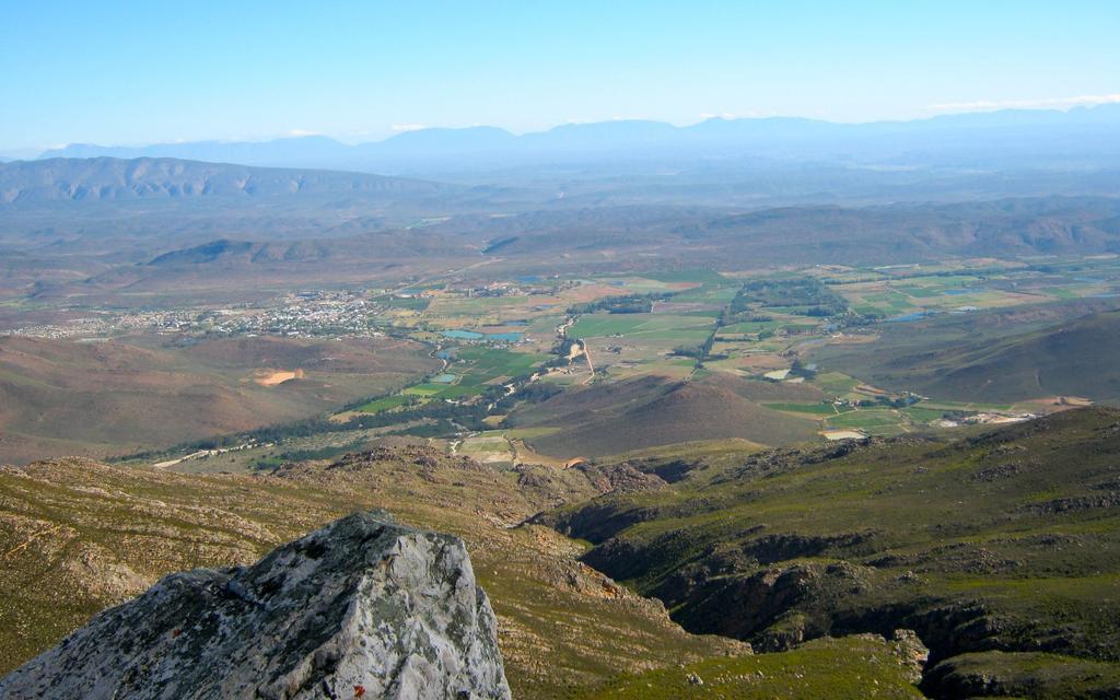 Готель Ladismith Manor Екстер'єр фото